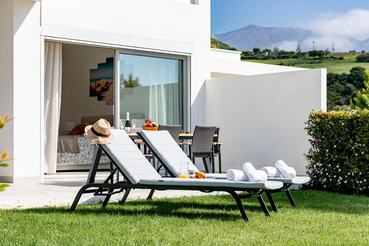 Alcazaba Lagoon Apartment With Private Beach, Pools, Gym, Sauna, Hot Tub & Fully Equipped Kitchen Casares Spanyolország
