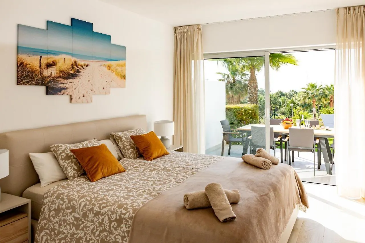 Alcazaba Lagoon Apartment With Private Beach, Pools, Gym, Sauna, Hot Tub & Fully Equipped Kitchen Casares 0*,