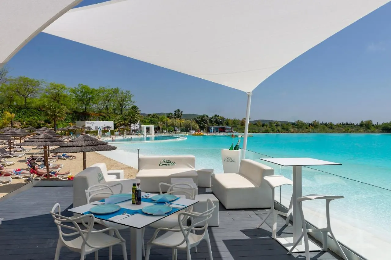 Alcazaba Lagoon Apartment With Private Beach, Pools, Gym, Sauna, Hot Tub & Fully Equipped Kitchen Casares