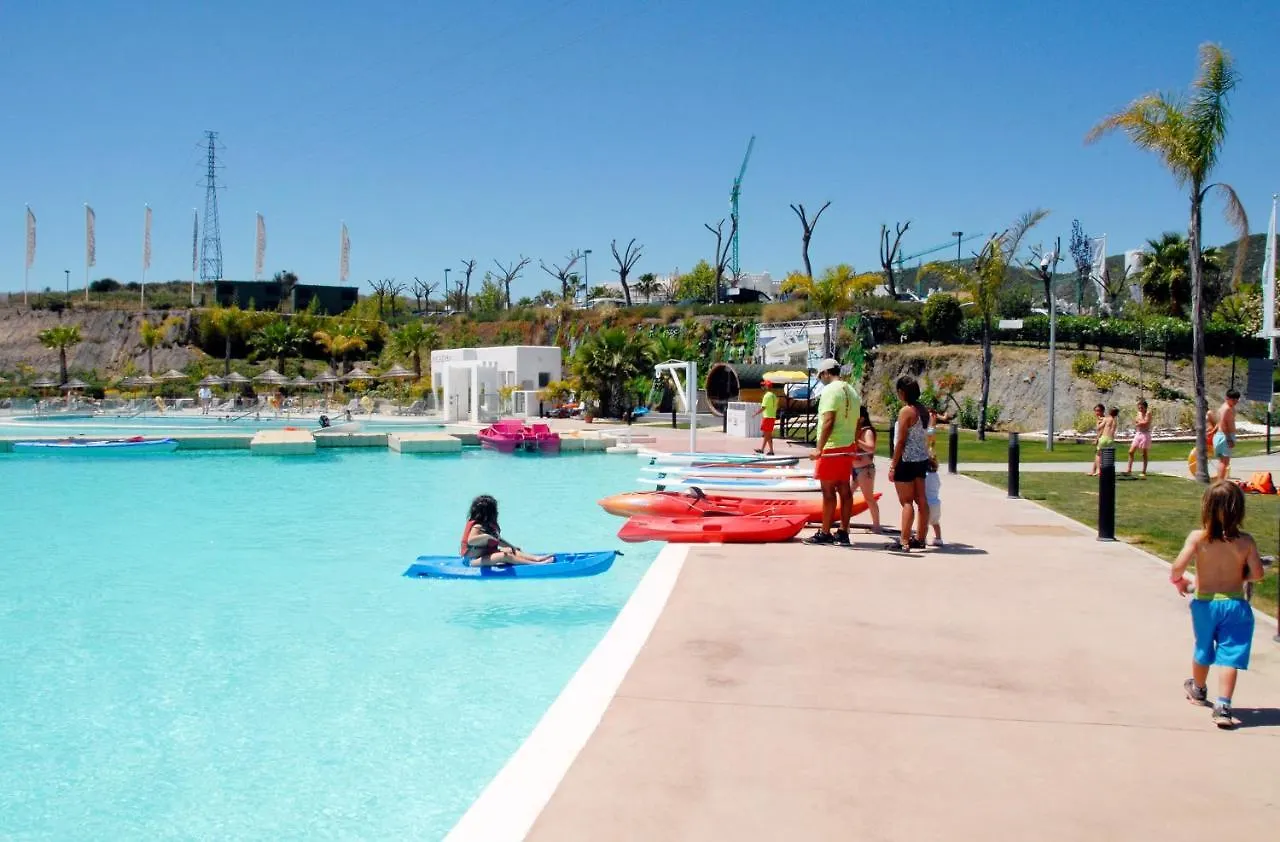 Alcazaba Lagoon Apartment With Private Beach, Pools, Gym, Sauna, Hot Tub & Fully Equipped Kitchen Casares